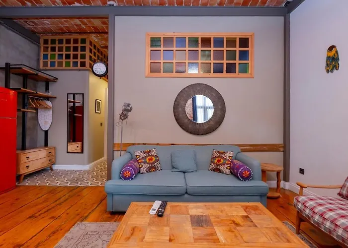 High Ceiliing And Stylish Flat Apartment